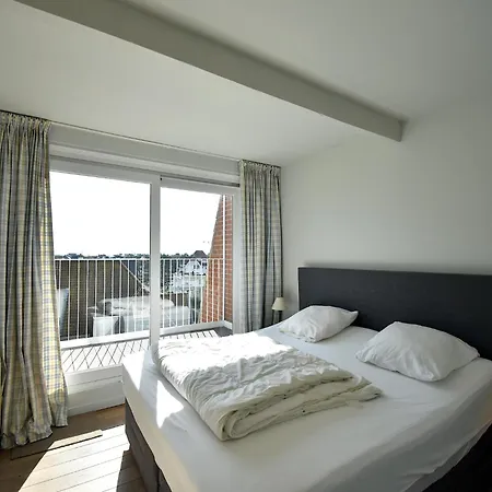 Bright Flat With Bunk Beds Lägenhet De Haan