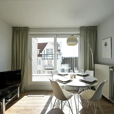 Apartment Stylish Right On The