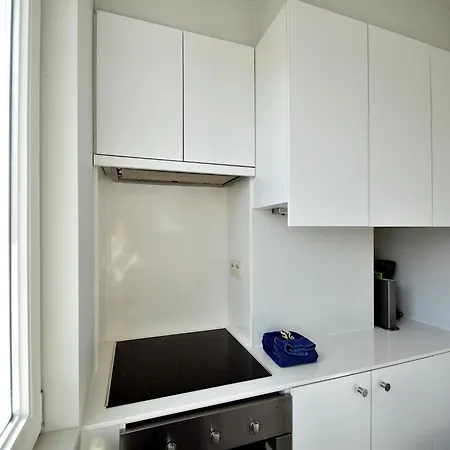 Bright Flat With Bunk Beds