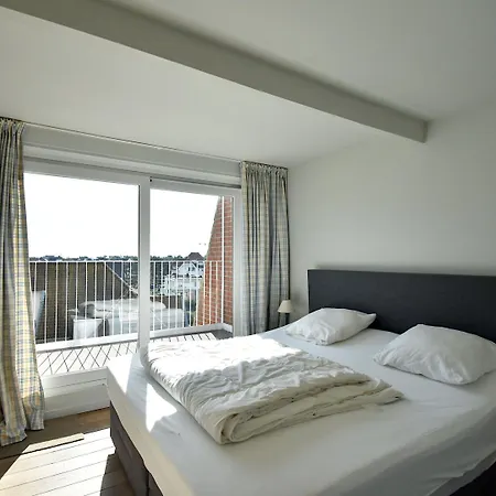 Bright Flat With Bunk Beds *