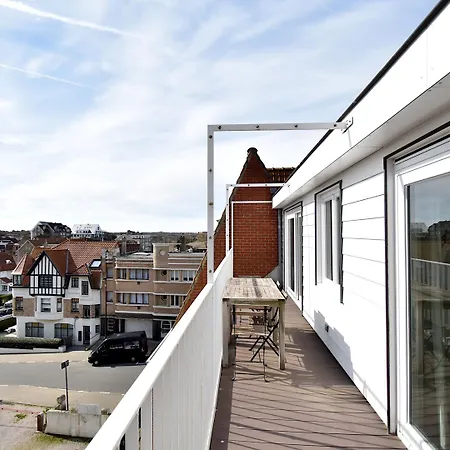 Bright Flat With Bunk Beds De Haan
